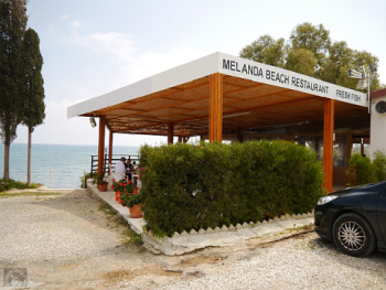 Over-the-top-to-Melanda-Beach-Restaurant_