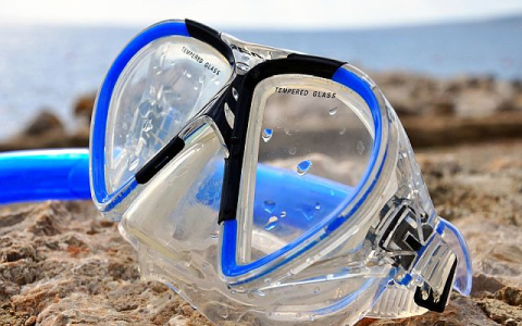 Underwater Activities for All Snorkel-mask_