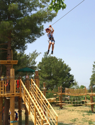 Sparti-Park-zip-wire_