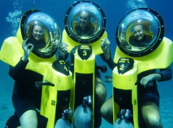 Undersea-scooters_
